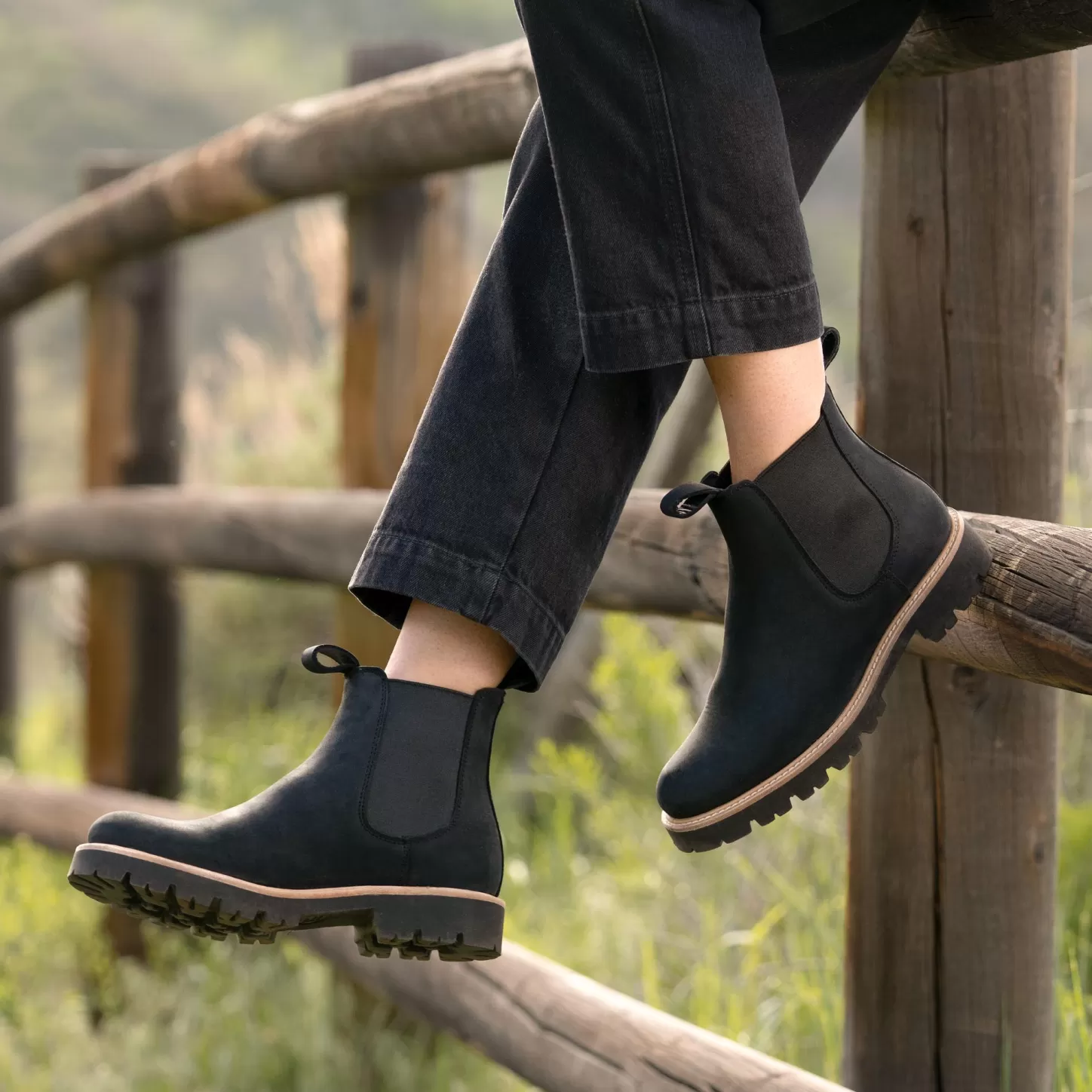 Boots-Nisolo Go-To Lug Chelsea Boot Black