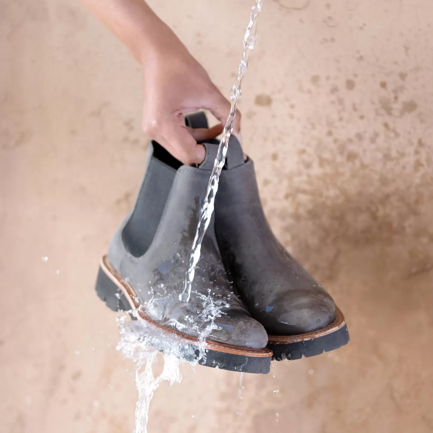 goto_lug_chelsea_boot_6-1.webp Boots-Nisolo Go-To Lug Chelsea Boot Grey