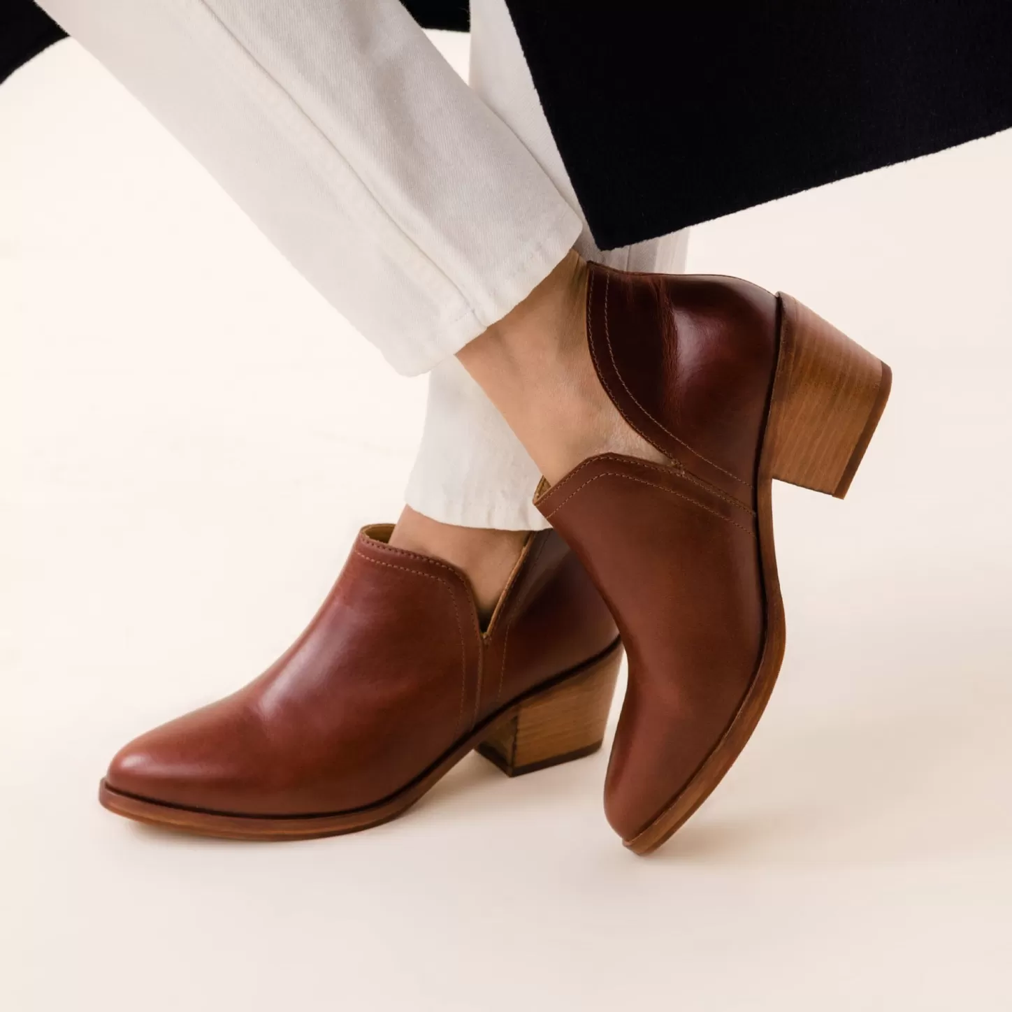 Boots-Nisolo Mia Everyday Ankle Bootie Auburn